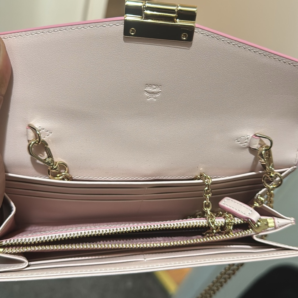 MCM Pink Crossbody Bag with Flap Closure and Gold Chain Strap - Picture 6 of 7